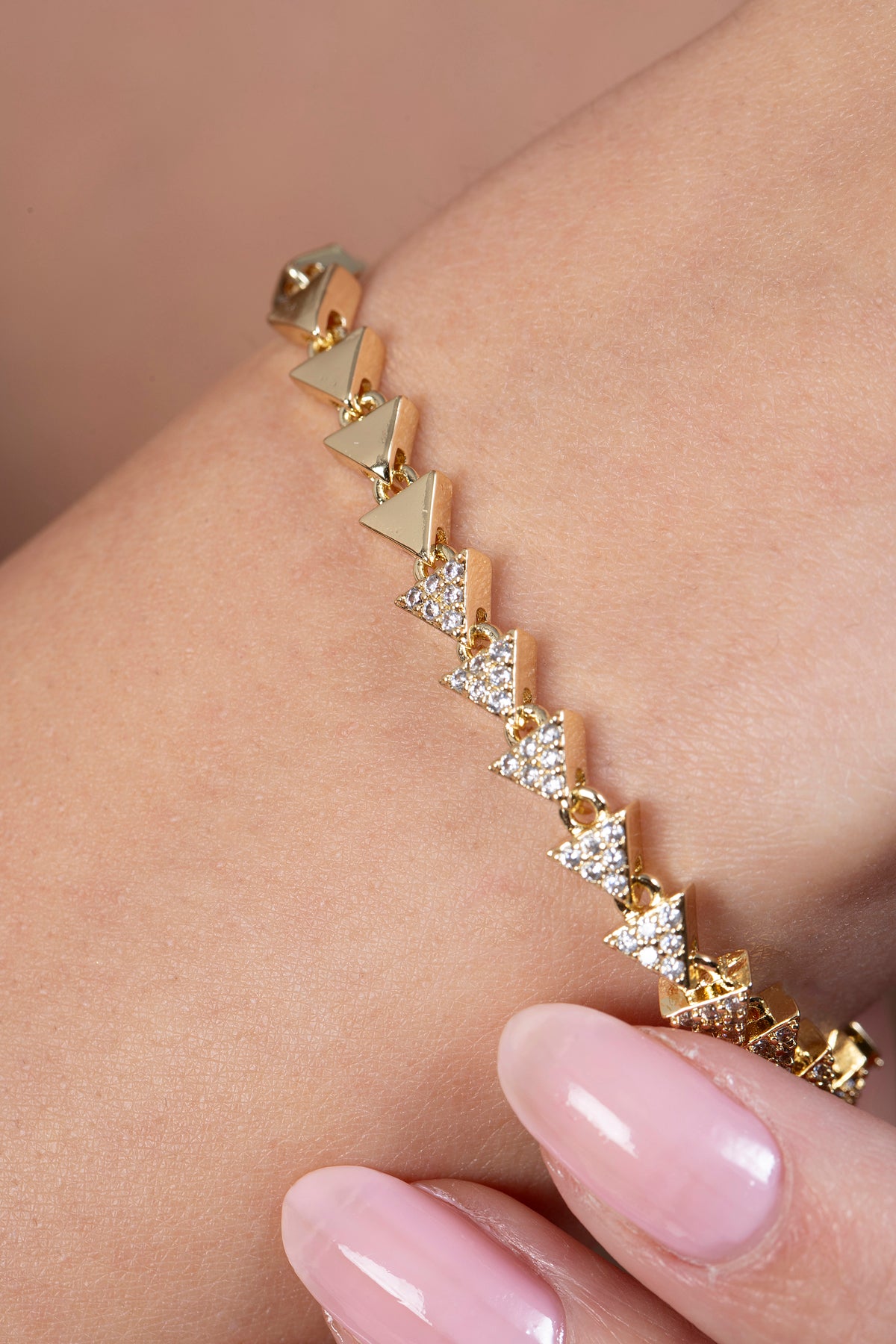 Kadın 14K Gold Kaplama Modern Kuyum İşçiliği Tasarım Bileklik