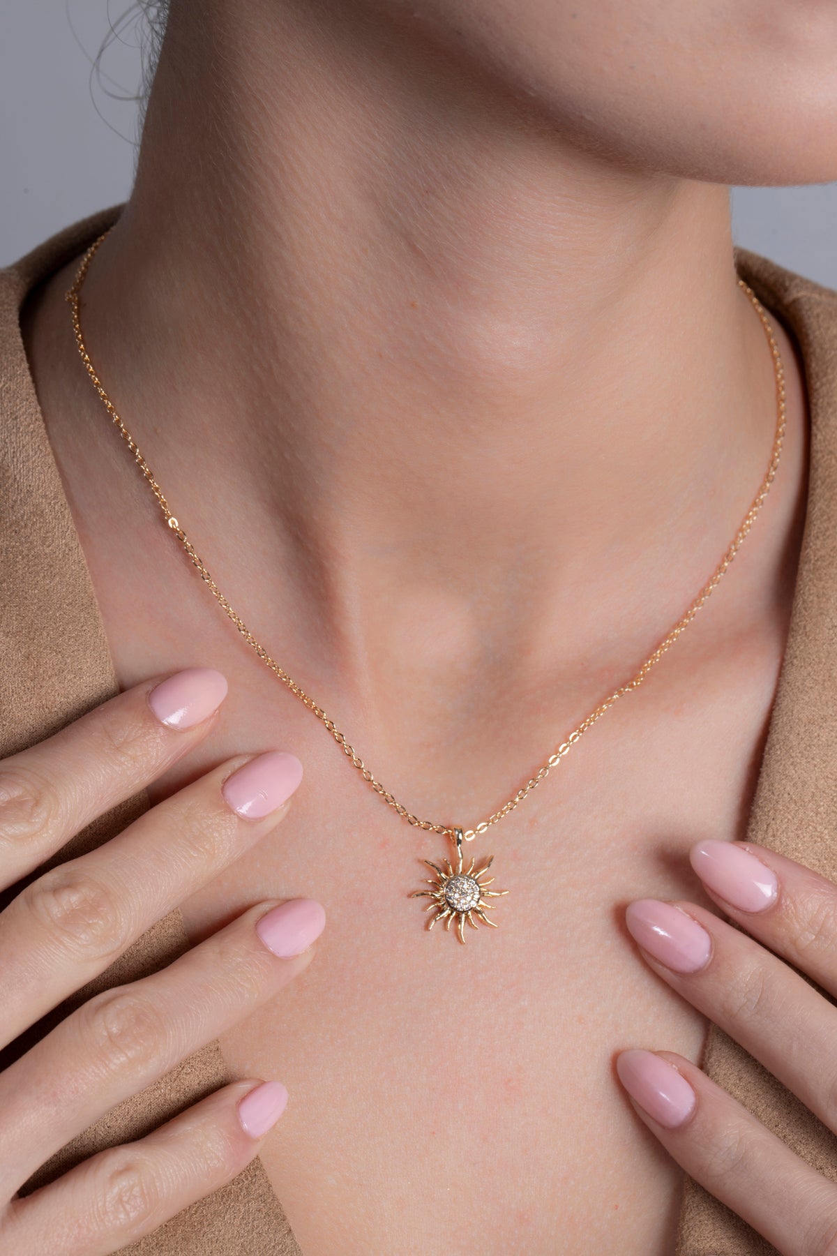 Kadın Güneş Model Gold Kolye