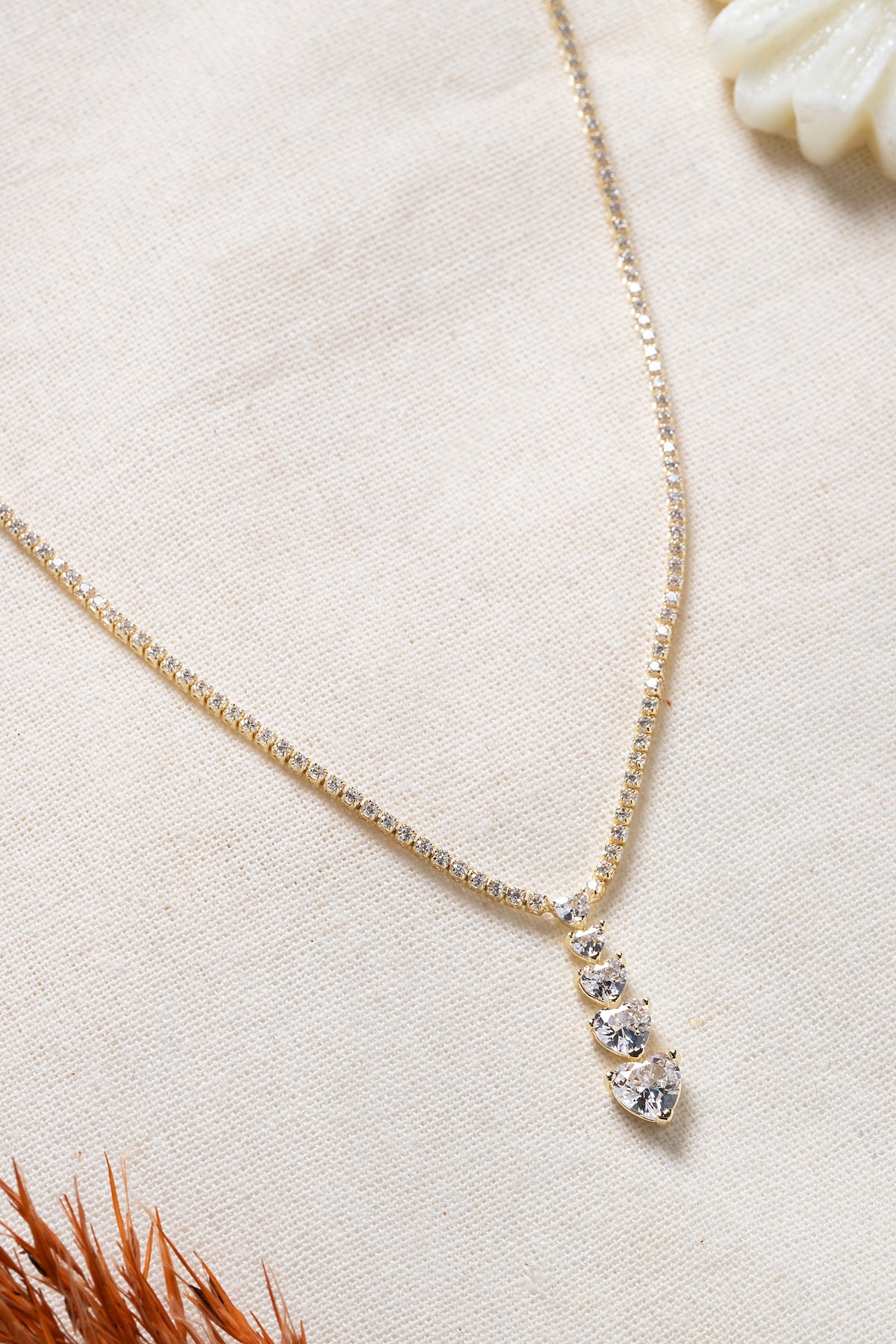 Kadın Sıralı Kalp Model Su Yolu Kolye / Gold Kaplama