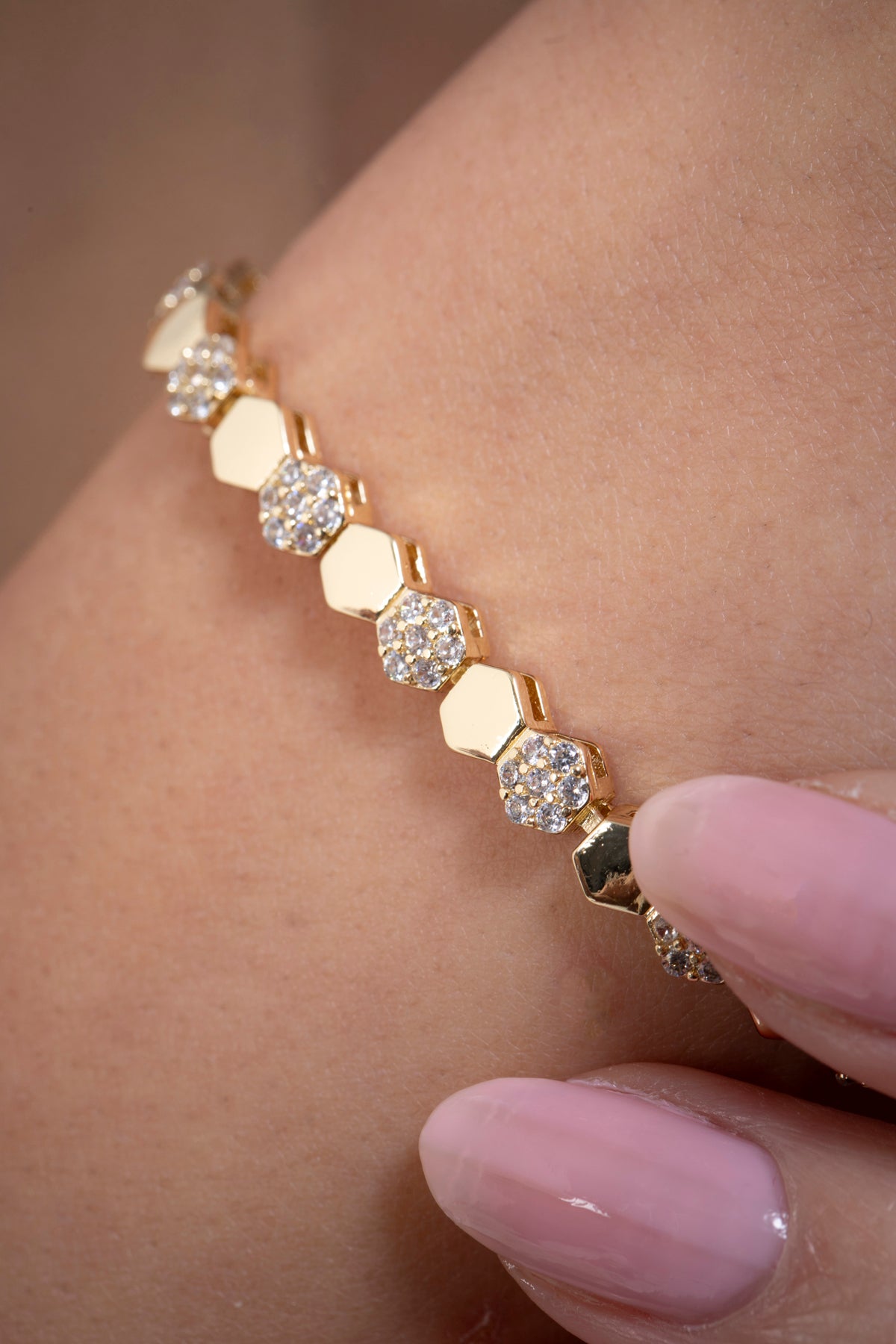 Kadın Zirkon Taşlı Petek Model 14K Gold Kaplama Bileklik