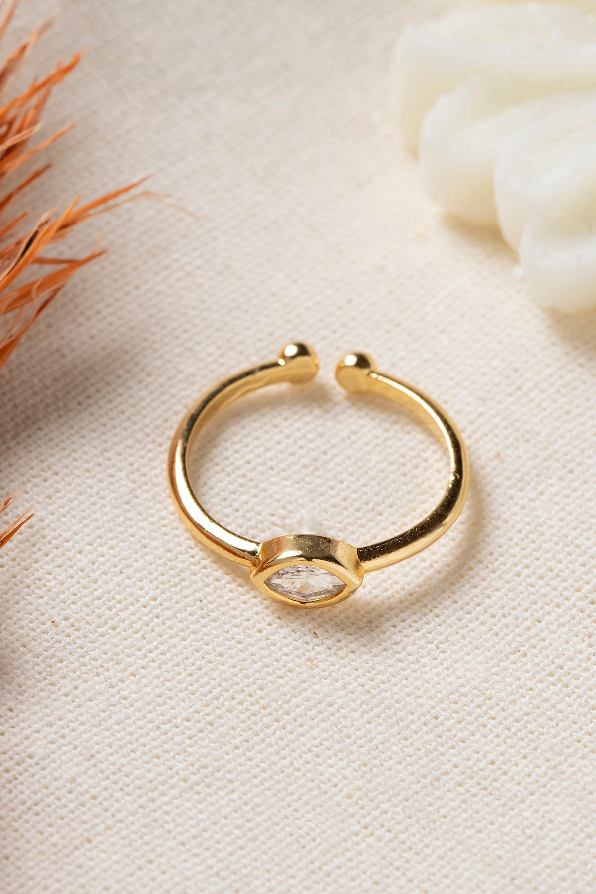 Minimal Ayarlanabilir Oval Zirkon Taşlı Gold Yüzük